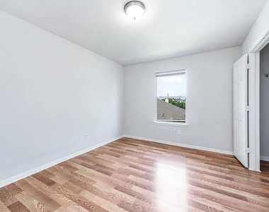 17219 Morning Blossom Place - Photo Thumbnail 22