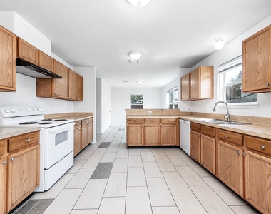 17219 Morning Blossom Place - Photo Thumbnail 11