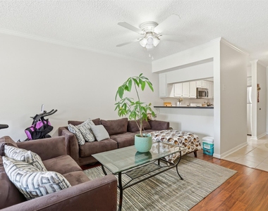 3131 Southwest Freeway - Photo Thumbnail 10
