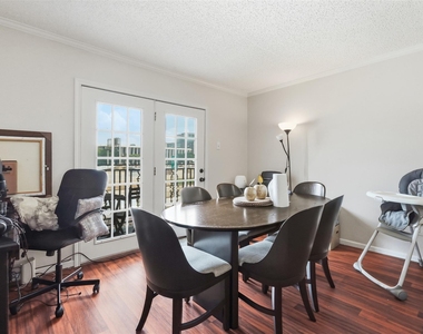 3131 Southwest Freeway - Photo Thumbnail 12