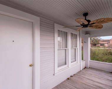 200 W Caroline Street - Photo Thumbnail 2