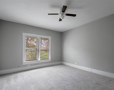 200 W Caroline Street - Photo Thumbnail 19