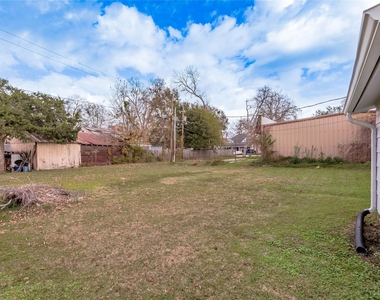 200 W Caroline Street - Photo Thumbnail 27