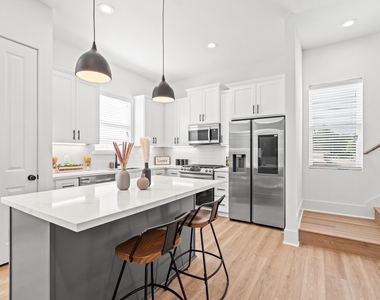 1307 Oak Tree Forest Court - Photo Thumbnail 14