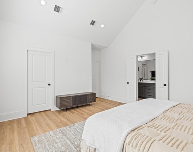 1307 Oak Tree Forest Court - Photo Thumbnail 22