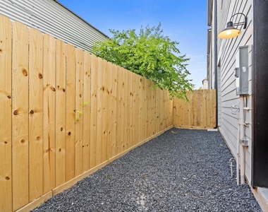 1307 Oak Tree Forest Court - Photo Thumbnail 28