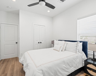 1307 Oak Tree Forest Court - Photo Thumbnail 16