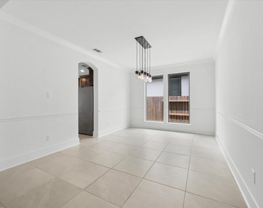 1911 Golden Leaf Drive - Photo Thumbnail 11
