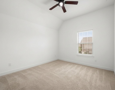 1911 Golden Leaf Drive - Photo Thumbnail 38