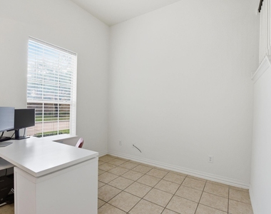16023 Powder Springs Lane - Photo Thumbnail 4