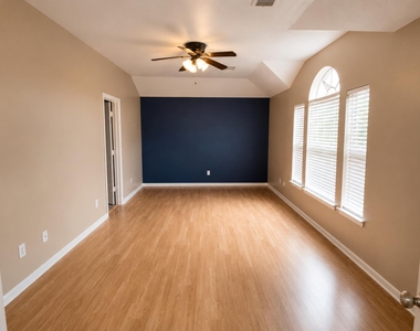 5118 Littleneviss Drive - Photo Thumbnail 9