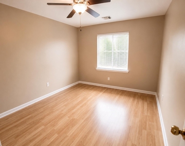 5118 Littleneviss Drive - Photo Thumbnail 7