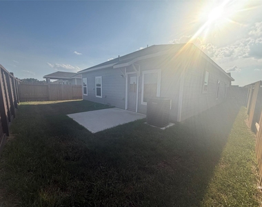 15862 Berry Hill Drive - Photo Thumbnail 1