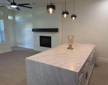 8318 Brandon Street - Photo Thumbnail 5