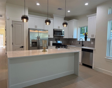 8318 Brandon Street - Photo Thumbnail 7