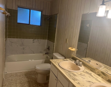 6742 Indian Lake Drive - Photo Thumbnail 7