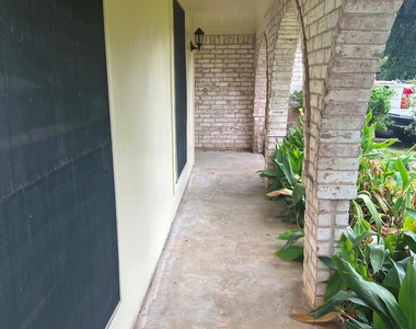6742 Indian Lake Drive - Photo Thumbnail 3