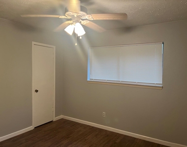 6742 Indian Lake Drive - Photo Thumbnail 9