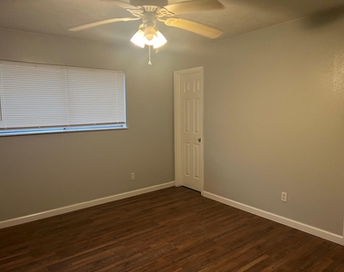 6742 Indian Lake Drive - Photo Thumbnail 4