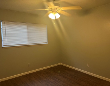 6742 Indian Lake Drive - Photo Thumbnail 12