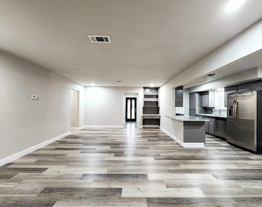 9750 Hillis Street - Photo Thumbnail 6