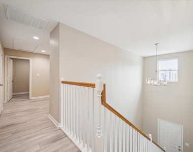 4834 Pine Avenue - Photo Thumbnail 7
