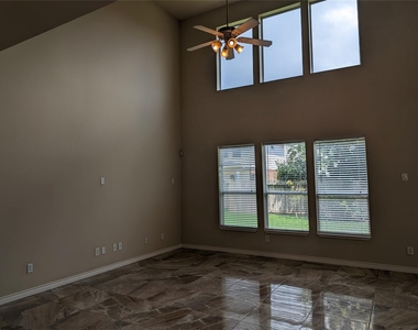 6207 Barkermist Lane - Photo Thumbnail 6