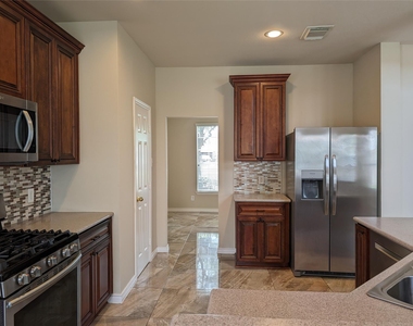 6207 Barkermist Lane - Photo Thumbnail 11