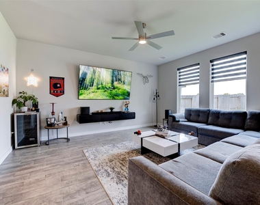 3735 Rush Plains Court - Photo Thumbnail 4