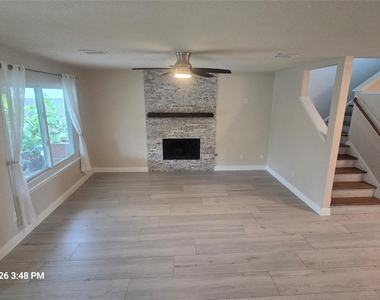 7239 Foxbrook Drive - Photo Thumbnail 3