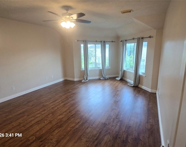 7239 Foxbrook Drive - Photo Thumbnail 9