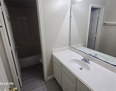 7239 Foxbrook Drive - Photo Thumbnail 15