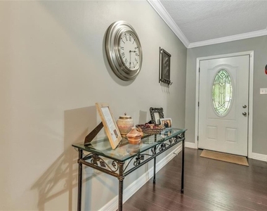 5610 Duxbury Street - Photo Thumbnail 2