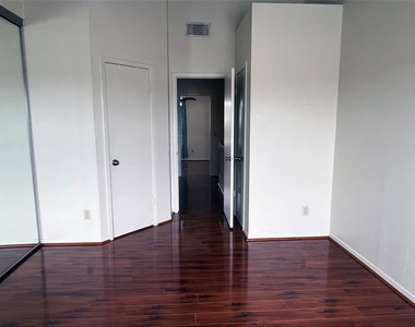 2910 Grants Lake Boulevard - Photo Thumbnail 12