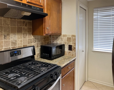 2910 Grants Lake Boulevard - Photo Thumbnail 5