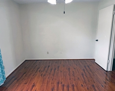 2910 Grants Lake Boulevard - Photo Thumbnail 16