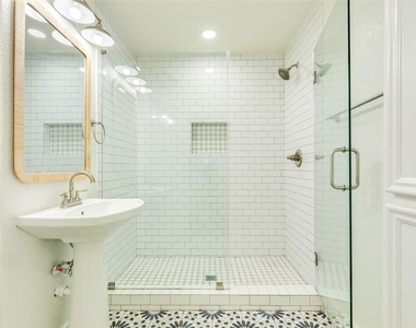 3730 Avenue T - Photo Thumbnail 11