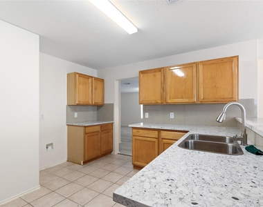 2923 Katybriar Lane - Photo Thumbnail 9