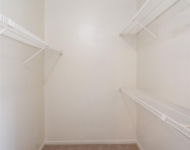 6500 Harbor Town Drive - Photo Thumbnail 22