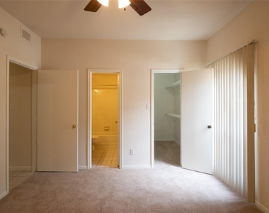 6500 Harbor Town Drive - Photo Thumbnail 20