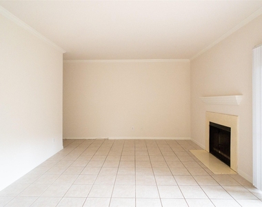 6500 Harbor Town Drive - Photo Thumbnail 4