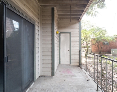 6500 Harbor Town Drive - Photo Thumbnail 23