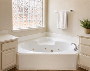 3511 Cedar Hill Court - Photo Thumbnail 13