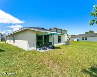 661 Papillon Street Sw - Photo Thumbnail 15