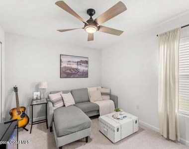 661 Papillon Street Sw - Photo Thumbnail 8