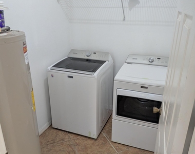 290 Marion Place - Photo Thumbnail 13