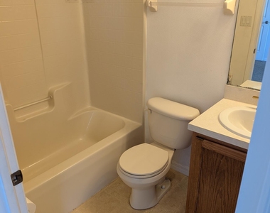 290 Marion Place - Photo Thumbnail 12