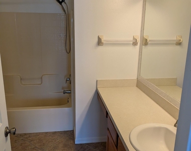 290 Marion Place - Photo Thumbnail 16