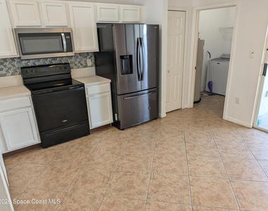 290 Marion Place - Photo Thumbnail 5
