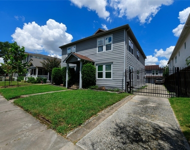 1011 E 6th 1/2 Street - Photo Thumbnail 1